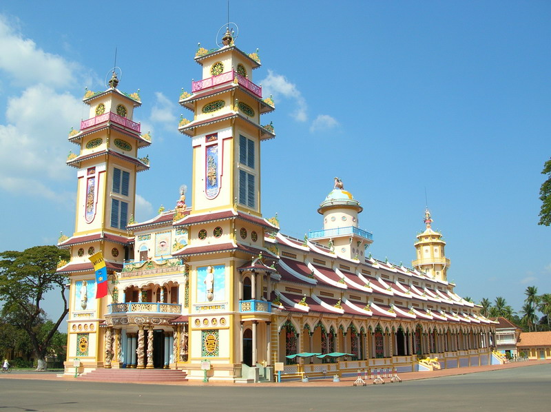 Cao dai temple